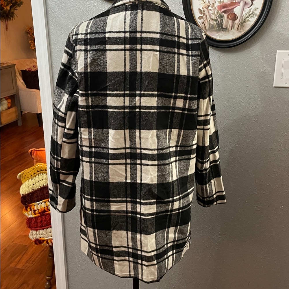Ambiance Women's Black & White Plaid Pea Coat Jacket  Oversized Size Small Euc - Picture 4 of 13